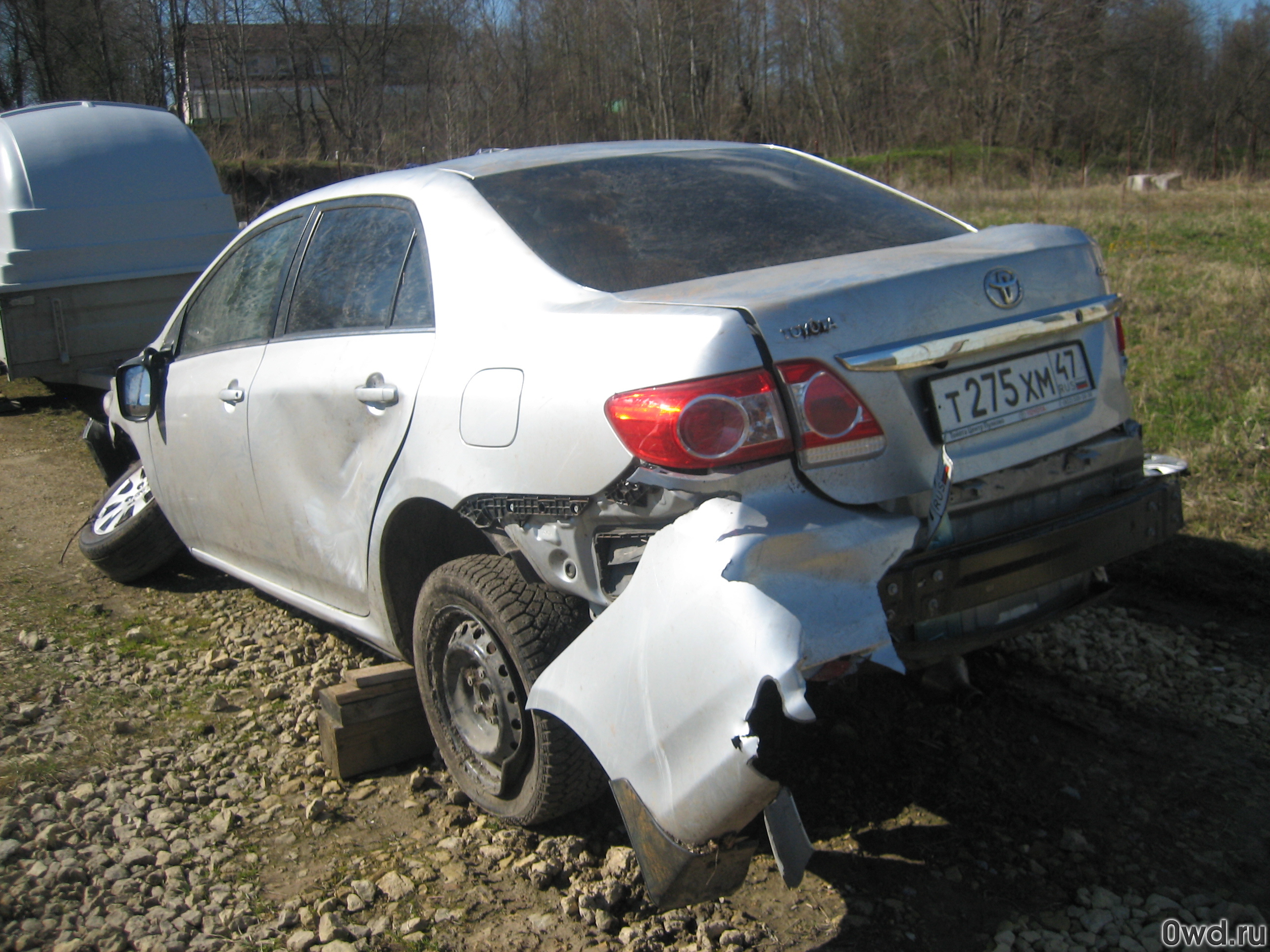 Битый автомобиль Toyota Corolla (2011) в Гатчине